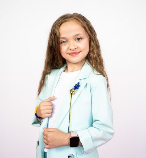 Eurovision Junior 2023 : Anastasia Dymyd pour l’Ukraine (MàJ : version à jour de « Kvitka »)